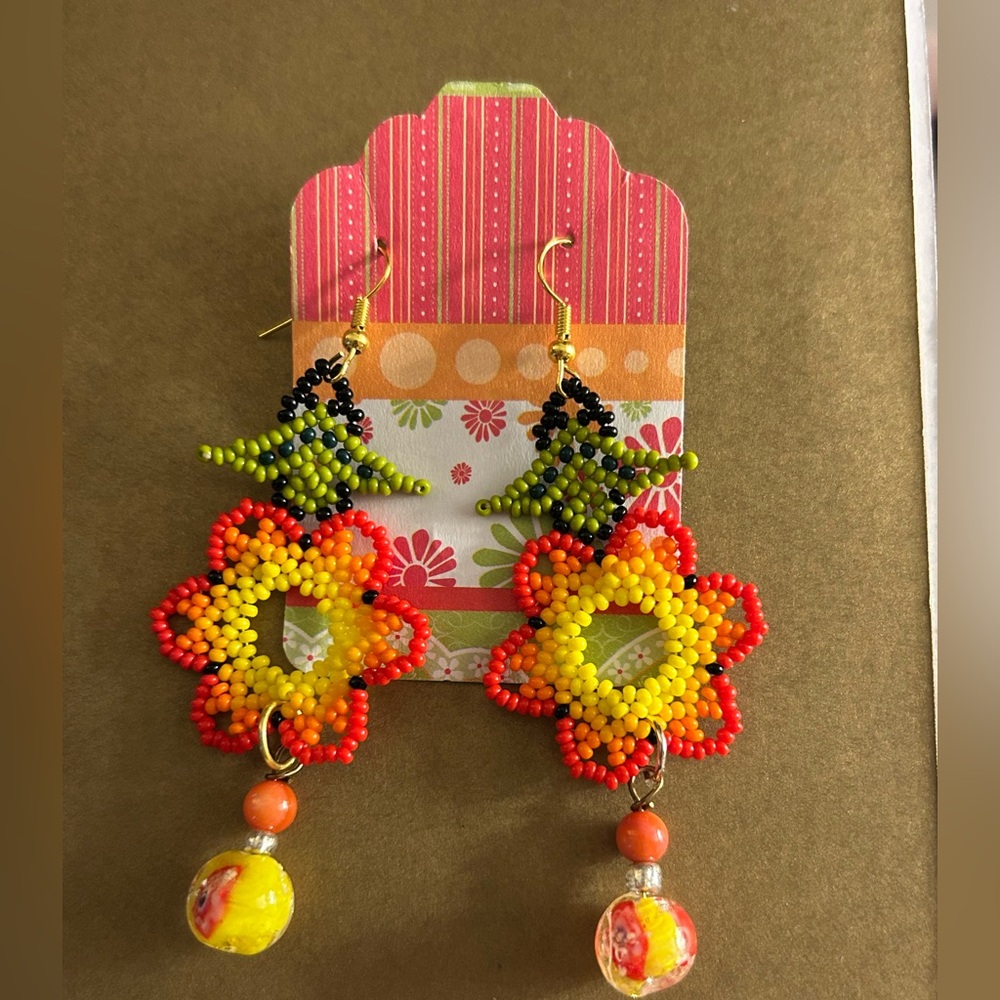 NWOT Earrings Huichol Sunflowers Mexican artistry art glass beads pierced drop